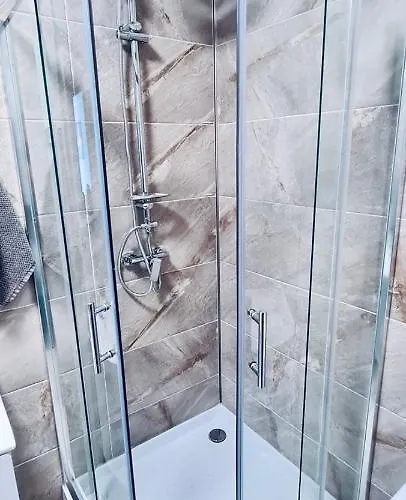 アパート Sensation Alezzi Pool&spa ナボダリ